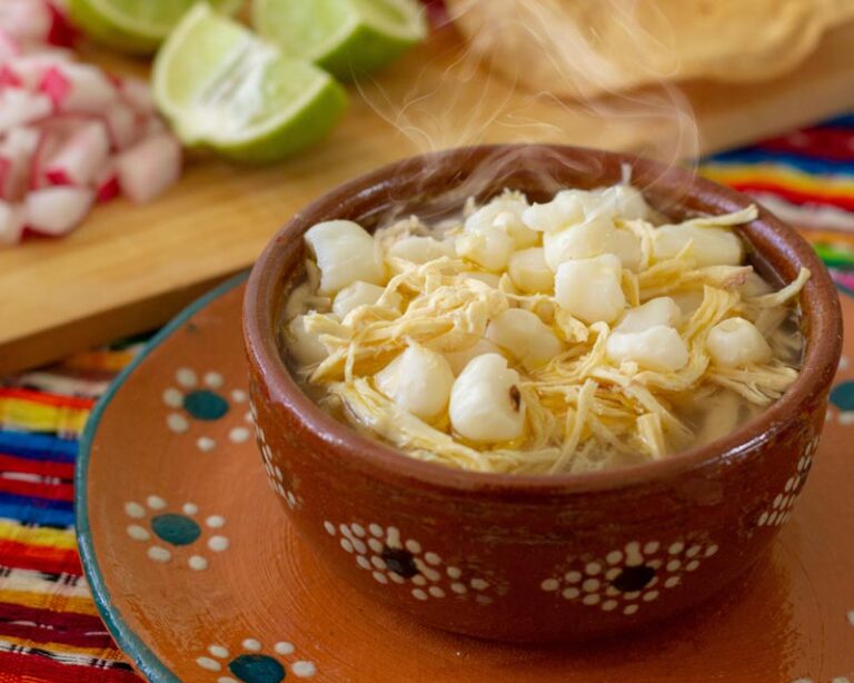 Cómo Hacer Pozole Blanco De Pollo | Receta Fácil Y Rápida